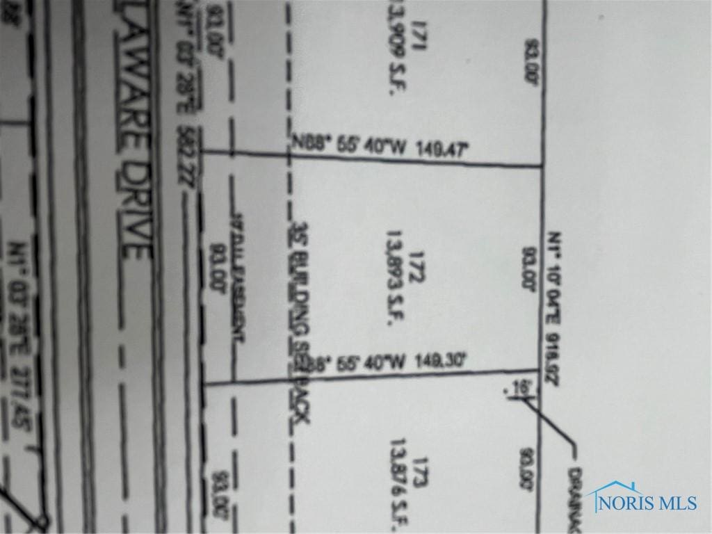 478 Delaware Dr, Perrysburg, OH 43551