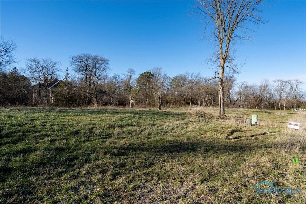 478 Delaware Dr, Perrysburg, OH 43551