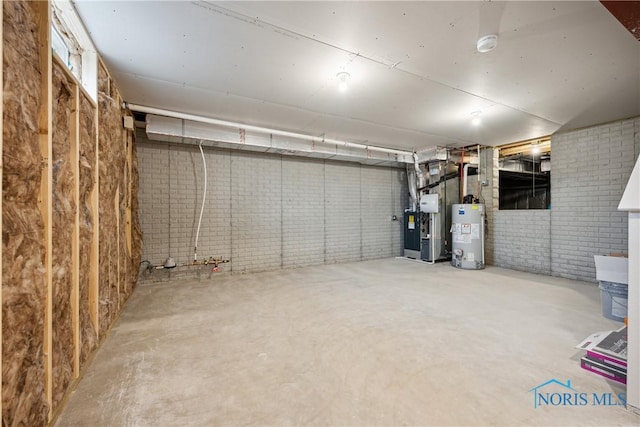 3343 Moonlit Pass, Monclova, OH 43542 - garage featuring gas water heater