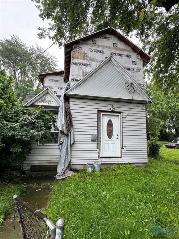2920 Albion St, Toledo, OH 43610 - view of front of house