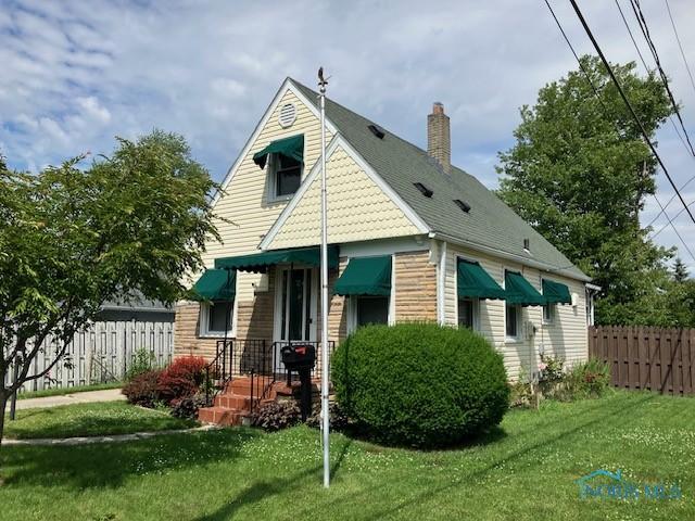 4614 290th St, Toledo, OH 43611 - victorian-style house with a chimney