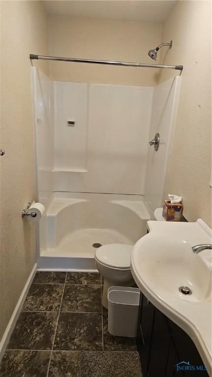 4024 Commonwealth Ave, Toledo, OH 43612 - full bathroom featuring a shower and vanity
