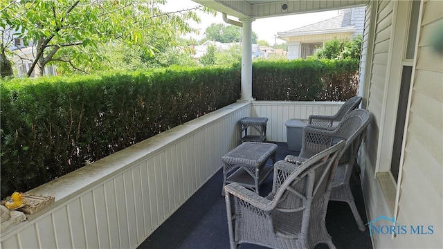 4024 Commonwealth Ave, Toledo, OH 43612 - view of porch