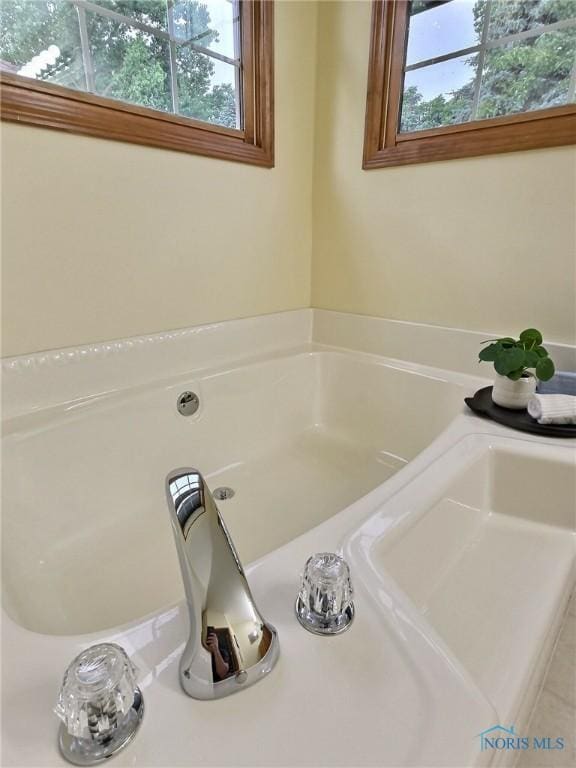 3901 Hampstead Dr Unit 3901, Sylvania, OH 43560 - bathroom featuring a bath