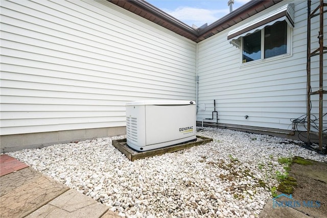 2521 Shallowford Dr, Toledo, OH 43611 - exterior view of a power unit