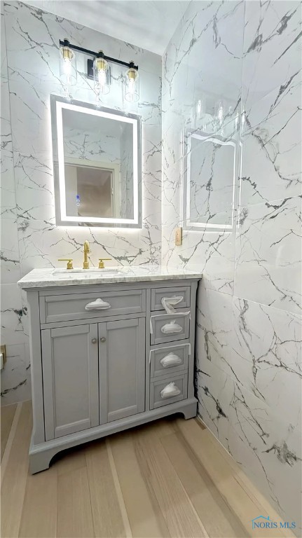 1303 Finch Dr, Bowling Green, OH 43402 - bathroom featuring vanity