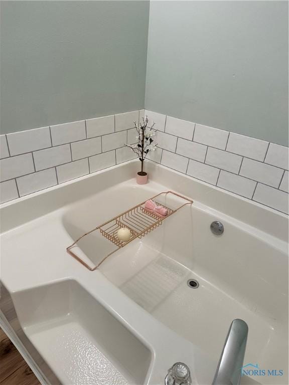 1528 Indian Creek Dr, Perrysburg, OH 43551 - bathroom view