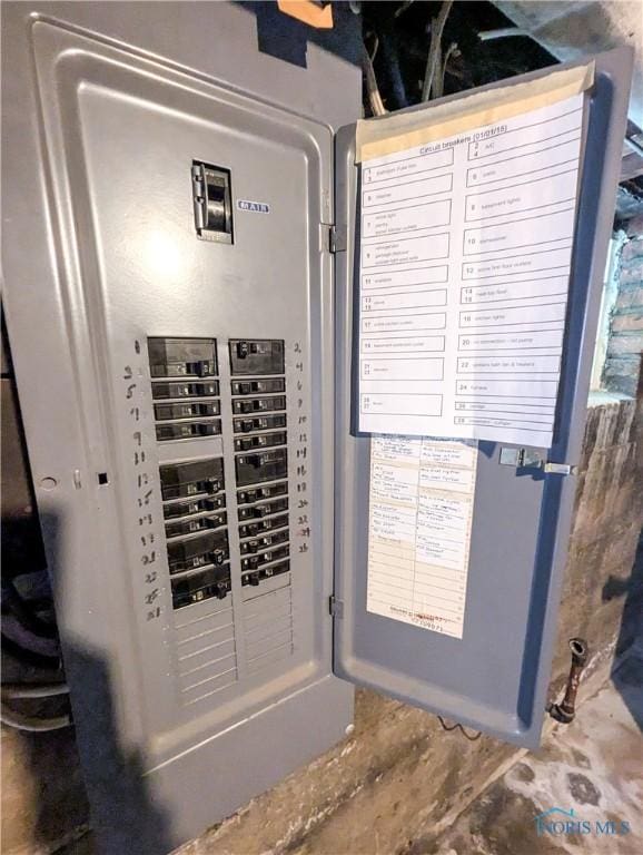 120 Elm St, Fostoria, OH 44830 - utilities with electric panel