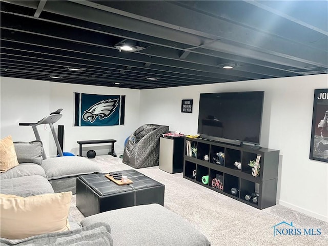 3822 Sylvan Wood Dr, Sylvania, OH 43560 - living area featuring carpet