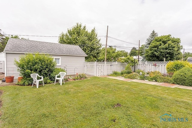921 7th St, Maumee, OH 43537 - view of yard