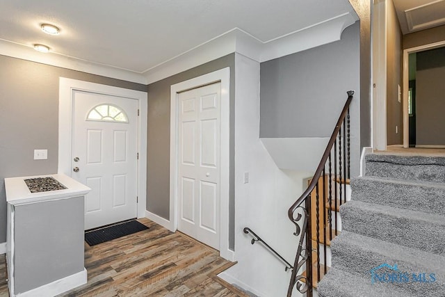 2338 Greenlawn Dr, Toledo, OH 43614 - entrance foyer with wood finished floors and baseboards