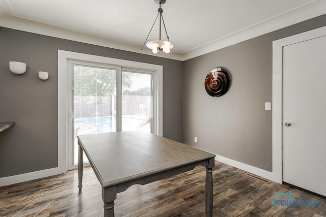 2338 Greenlawn Dr, Toledo, OH 43614 - dining space featuring wood finished floors and baseboards