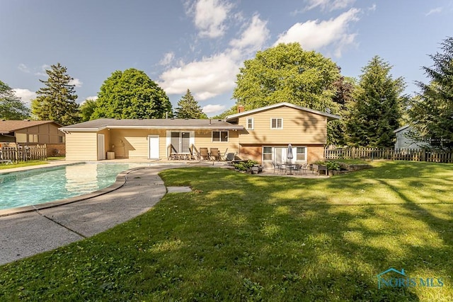 2338 Greenlawn Dr, Toledo, OH 43614 - back of property with a patio area and entry steps