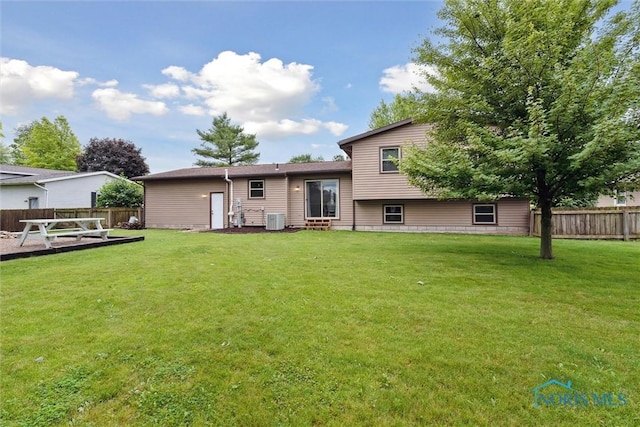 824 Edgehill Rd, Findlay, OH 45840 - back of house featuring entry steps