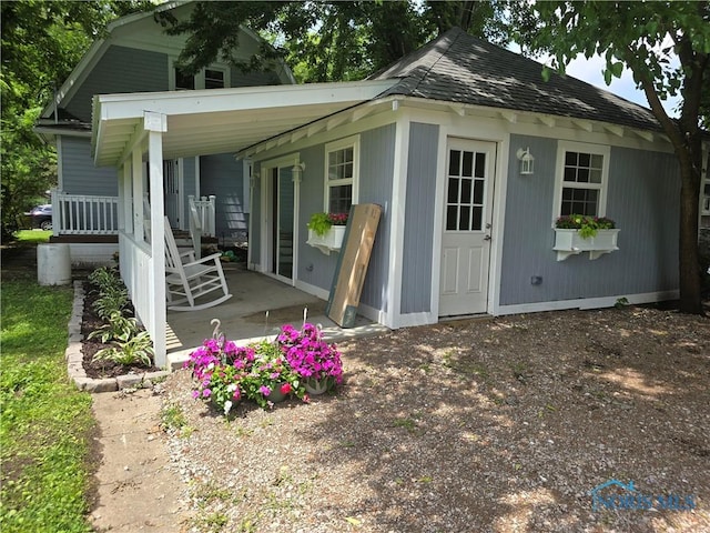 1019 Wayne Ave, Defiance, OH 43512 - view of outbuilding with covered porch
