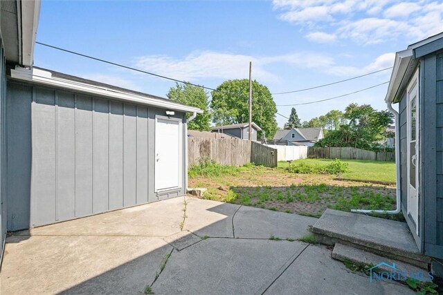 5542 N Summit St, Toledo, OH 43611 - view of patio