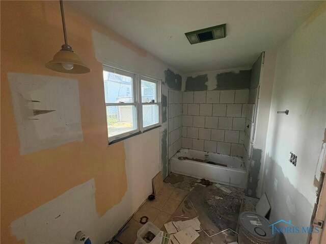 2631 Parkwood Ave, Toledo, OH 43610 - full bath featuring shower / bathtub combination and tile patterned floors