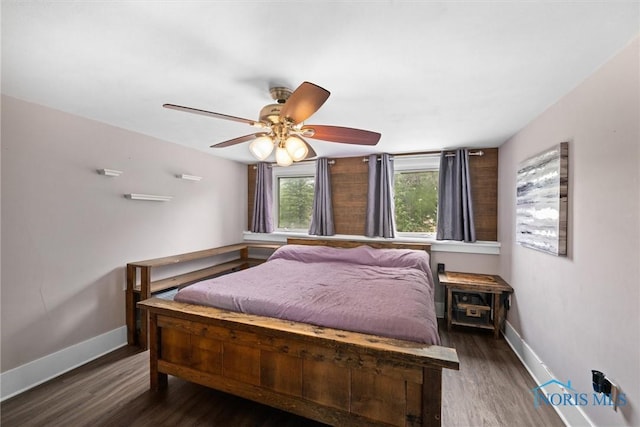 2617 Shetland Rd, Toledo, OH 43617 - bedroom featuring wood finished floors and a ceiling fan