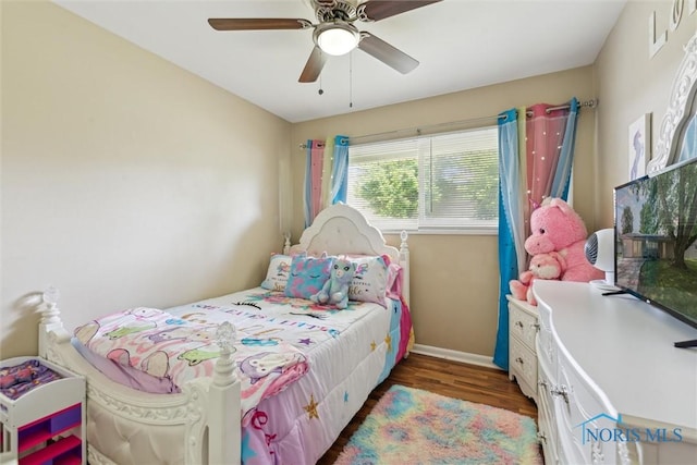 3530 Devon Hill Rd, Toledo, OH 43606 - bedroom with wood finished floors and ceiling fan