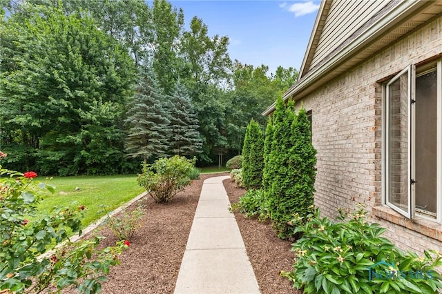 14285 Cuckle Creek Rd, Bowling Green, OH 43402 - view of grassy yard