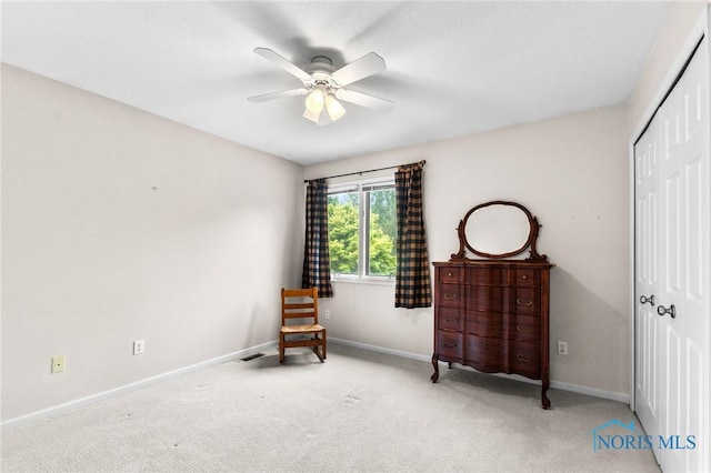 14285 Cuckle Creek Rd, Bowling Green, OH 43402 - living area featuring ceiling fan and light carpet