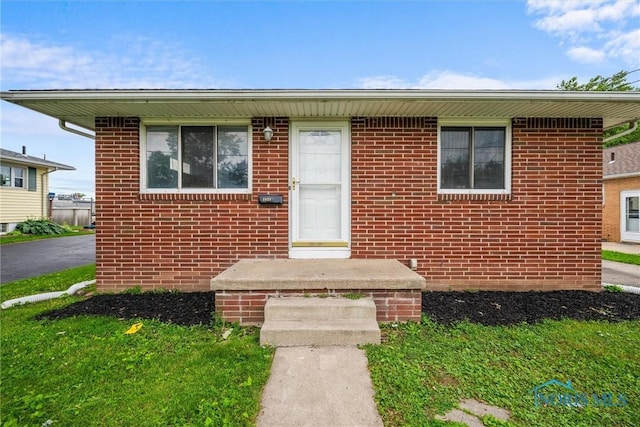 3431 146th St, Toledo, OH 43611 - view of front of house with brick siding