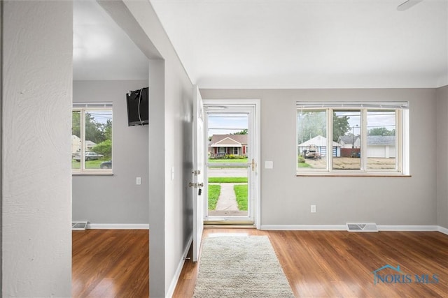 3431 146th St, Toledo, OH 43611 - foyer entrance featuring wood finished floors and baseboards