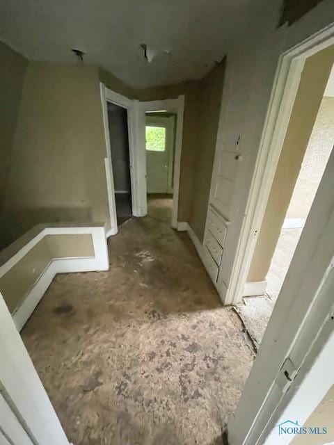2024 Elliott Ave, Toledo, OH 43606 - view of corridor