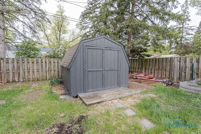 2509 Orchard Hills Blvd, Toledo, OH 43615 - view of shed with a fenced backyard