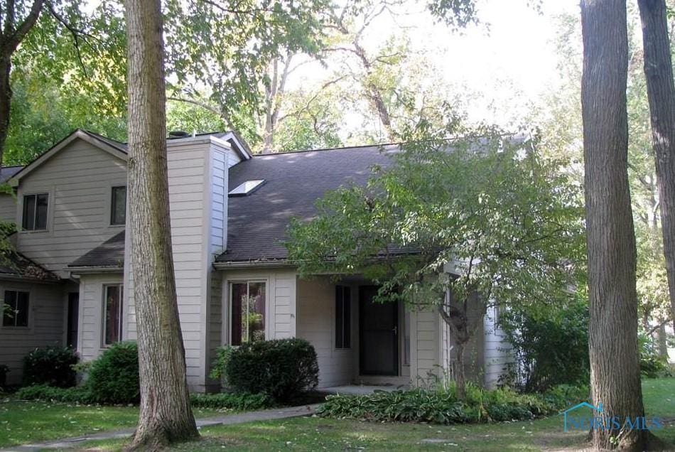 2649 Westcastle Dr Unit 2649, Toledo, OH 43615 - view of front of property featuring a shingled roof