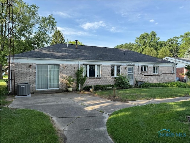 213 Hickory St, Swanton, OH 43558 - photo 4