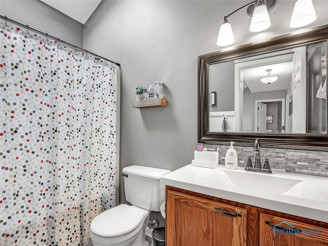 5425 Tulane Ave, Toledo, OH 43611 - bathroom with vanity and a shower with curtain