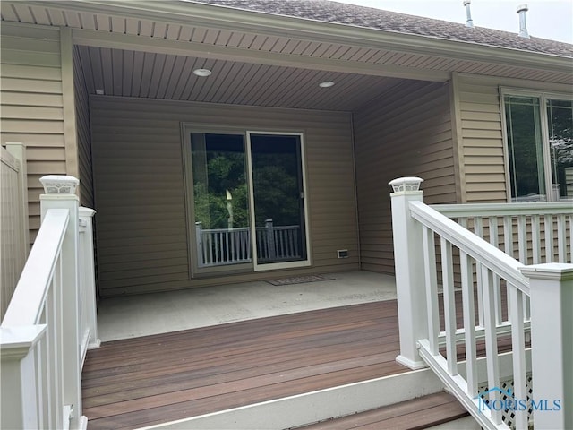 5346 Palisades Dr, Sylvania, OH 43560 - view of wooden terrace