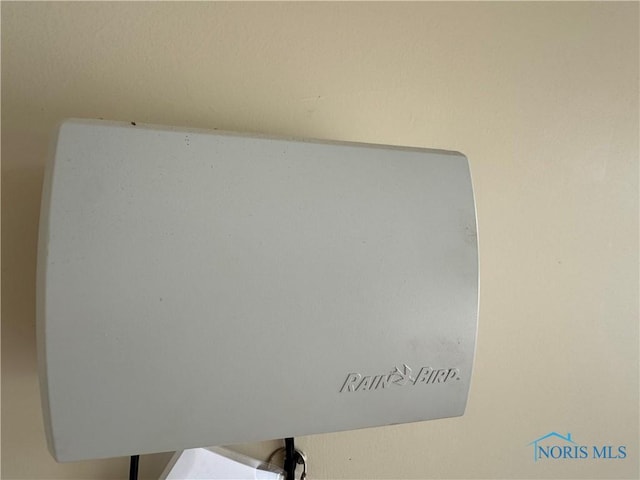 5346 Palisades Dr, Sylvania, OH 43560 - detailed view of water heater