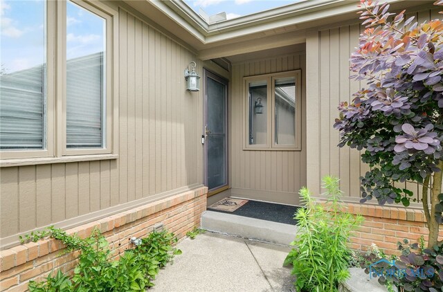 11 Meadowpond Dr, Perrysburg, OH 43551 - doorway to property