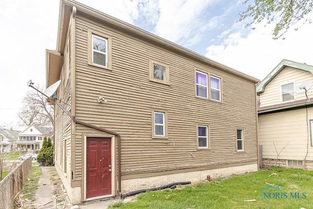 2529 Foraker Ave, Toledo, OH 43609 - rear view of house