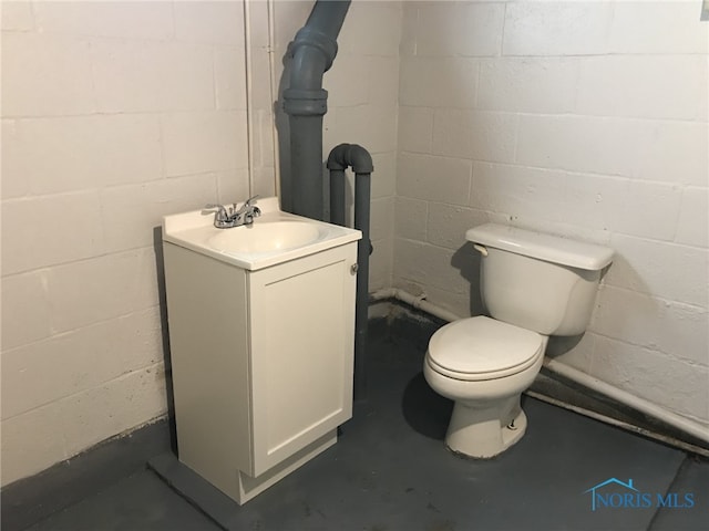 422 E Lake St, Toledo, OH 43608 - bathroom with concrete flooring and vanity