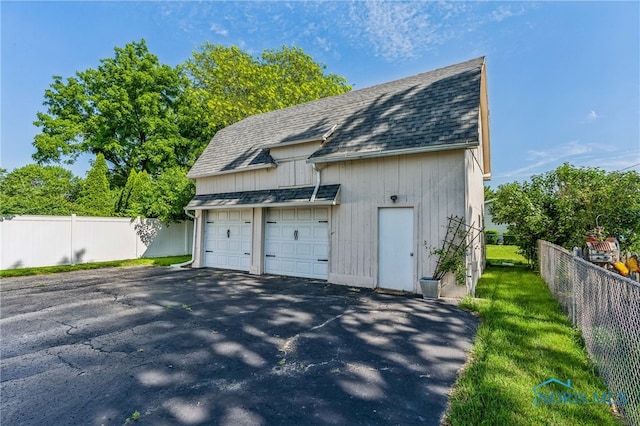 1022 E Sandusky St, Findlay, OH 45840 - view of detached garage