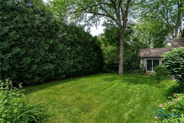 5301 River Oaks Ct, Sylvania, OH 43560 - view of green lawn