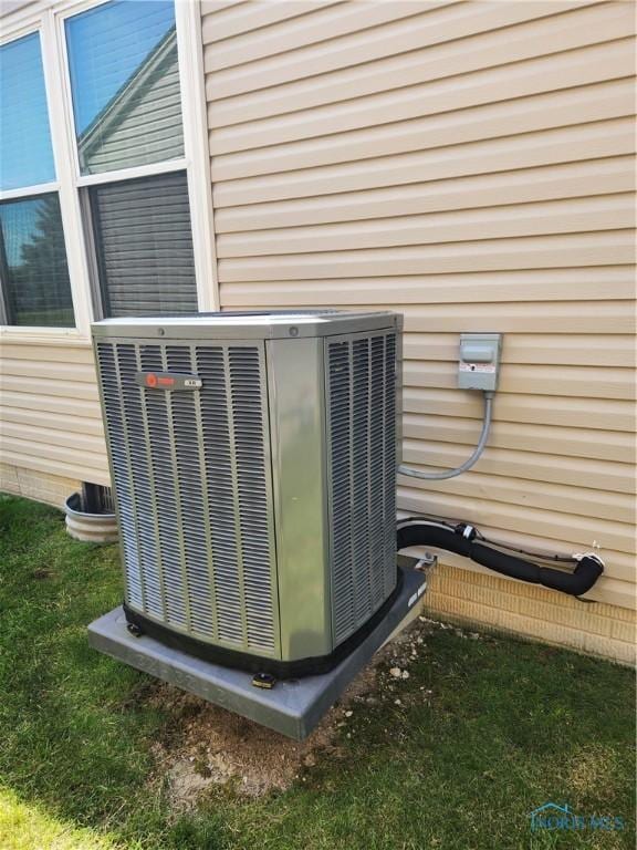 4547 Harbour Creek Ct, Maumee, OH 43537 - exterior view of a central AC unit