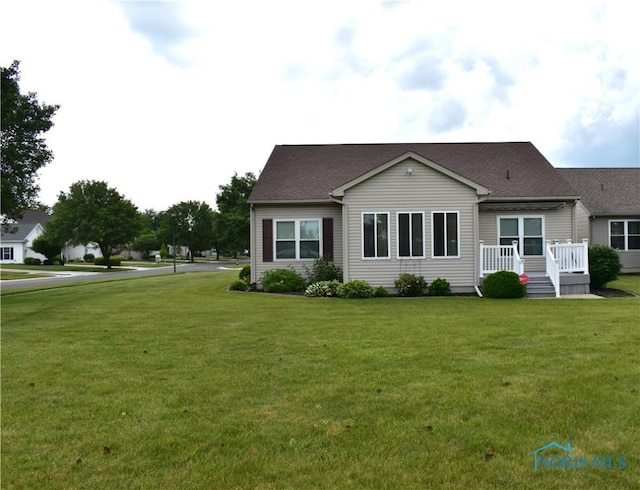 4547 Harbour Creek Ct, Maumee, OH 43537 - back of property with a yard