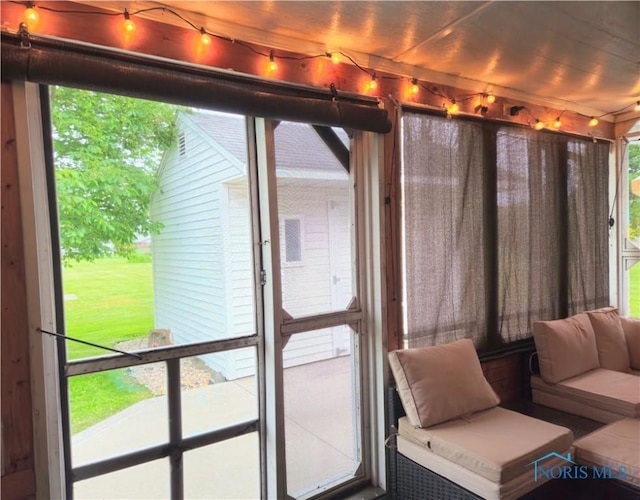 317 E Rosewood Ave, Defiance, OH 43512 - view of sunroom / solarium