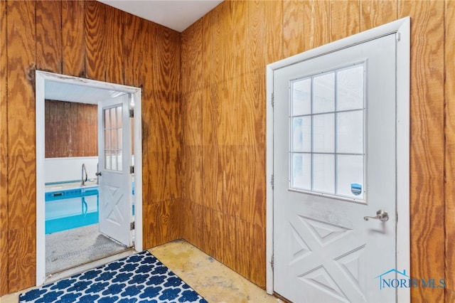 807 S Jefferson St, Pandora, OH 45877 - view of doorway