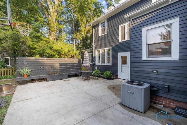 3418 Kirkwall Rd, Toledo, OH 43606 - view of patio