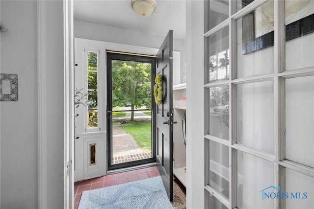 3418 Kirkwall Rd, Toledo, OH 43606 - view of tiled entrance foyer