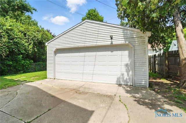 1452 Rollins Rd, Toledo, OH 43612 - view of detached garage