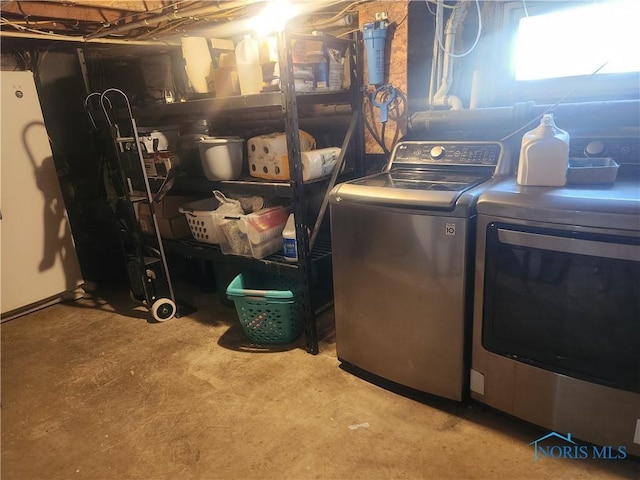301 S High St, Pandora, OH 45877 - washroom with washer and clothes dryer