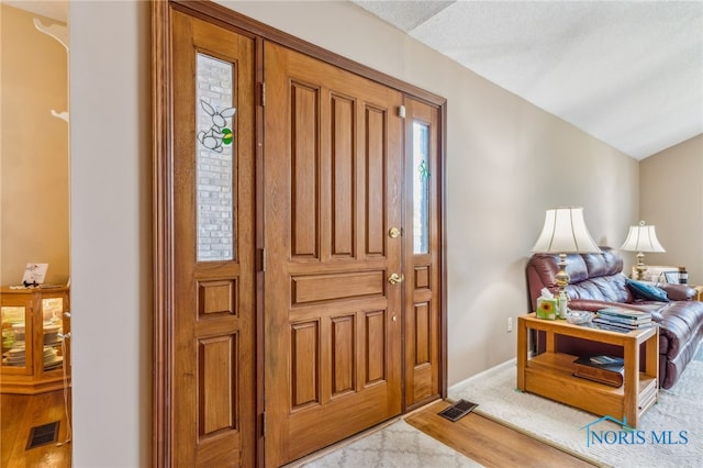 625 W Lake Ct Unit U5, Findlay, OH 45840 - entrance foyer with vaulted ceiling