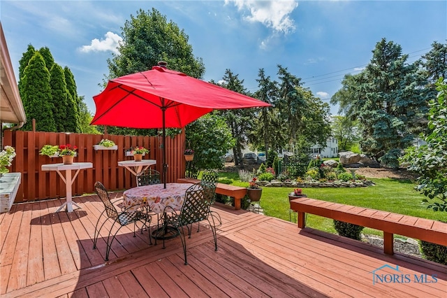 625 W Lake Ct Unit U5, Findlay, OH 45840 - wooden terrace with outdoor dining space