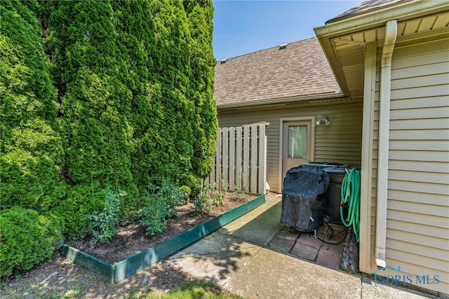 625 W Lake Ct Unit U5, Findlay, OH 45840 - view of patio / terrace with a grill